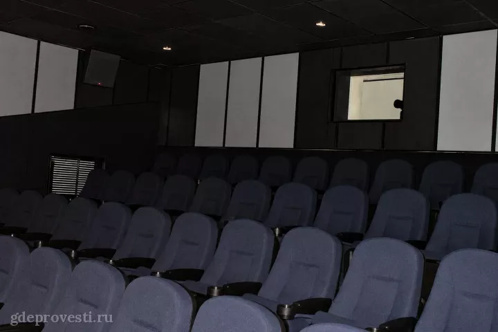 Кинотеатр «Маяковский» — зал №4 — концертная площадка в Омске