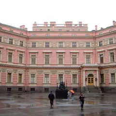 Инженерный замок — Двор
