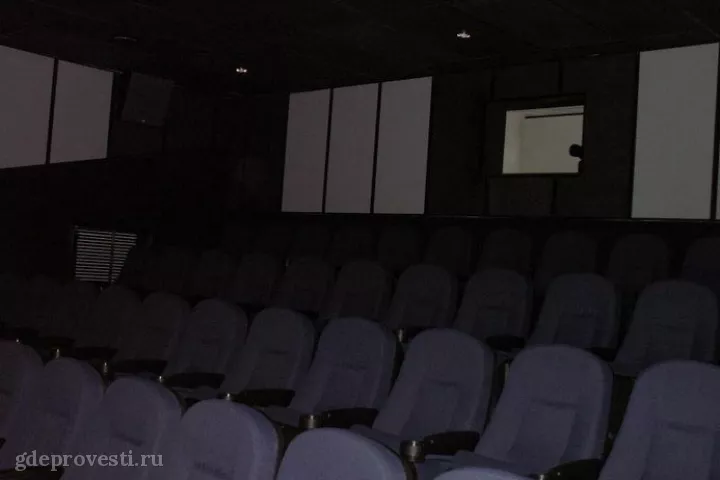 Кинотеатр «Маяковский» — зал №4 — концертная площадка в Омске, фото 2