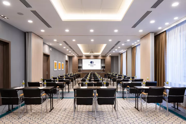DoubleTree by Hilton — Golden Hall — конференц-зал в Тюмени, фото 2