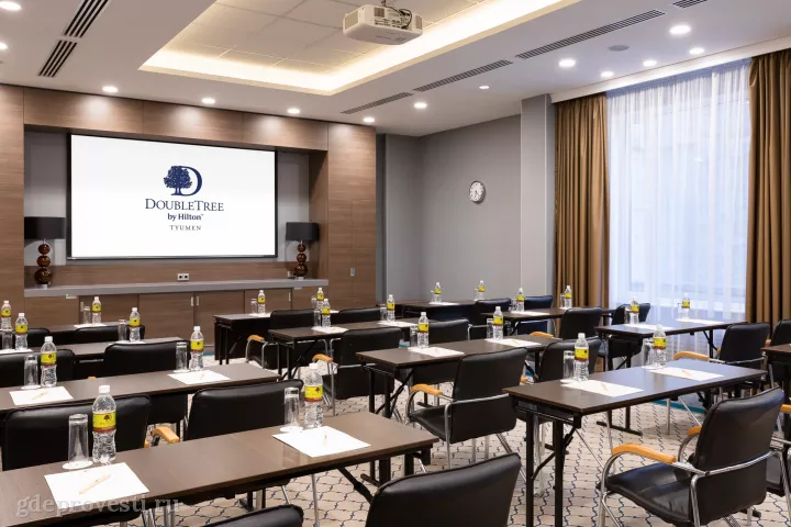 DoubleTree by Hilton — Golden Hall — конференц-зал в Тюмени, фото 3