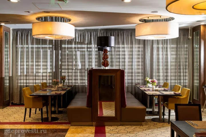 DoubleTree by Hilton — ресторан Emerald — банкетный зал в Тюмени, фото 4