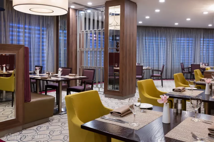DoubleTree by Hilton — ресторан Emerald — банкетный зал в Тюмени, фото 5