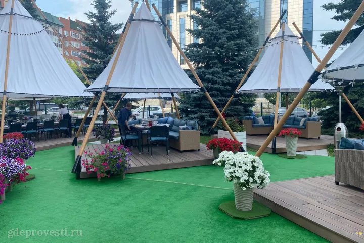DoubleTree by Hilton — терраса Shater — летняя площадка в Тюмени, фото 2