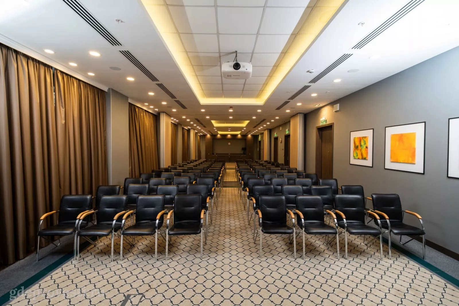 DoubleTree by Hilton — Golden Hall — конференц-зал в Тюмени, фото 1