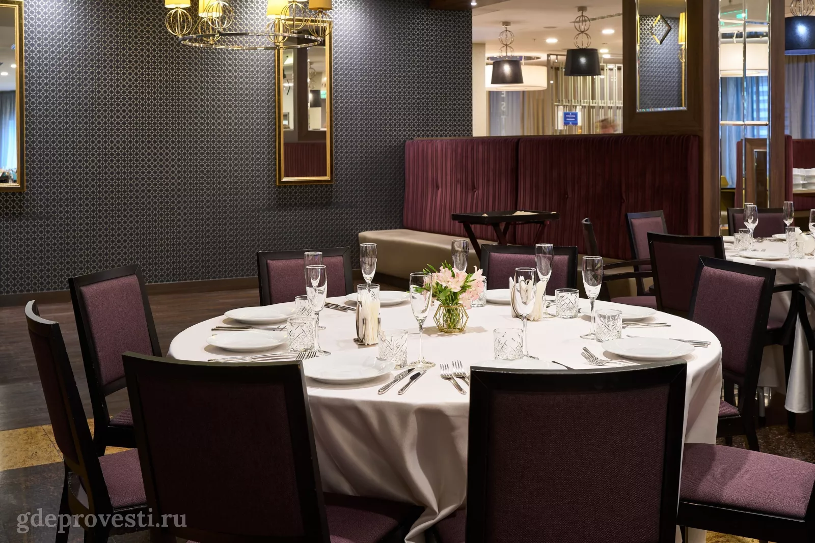 DoubleTree by Hilton — ресторан Emerald — банкетный зал в Тюмени, фото 1