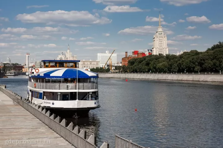 Речфлот — ретро-пароход «Анна Каренина» — теплоход в Москве, фото 2