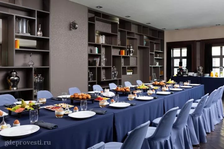 Mercure Москва Павелецкая — Зал «Библиотека» — зал в отеле в Москве, фото 2