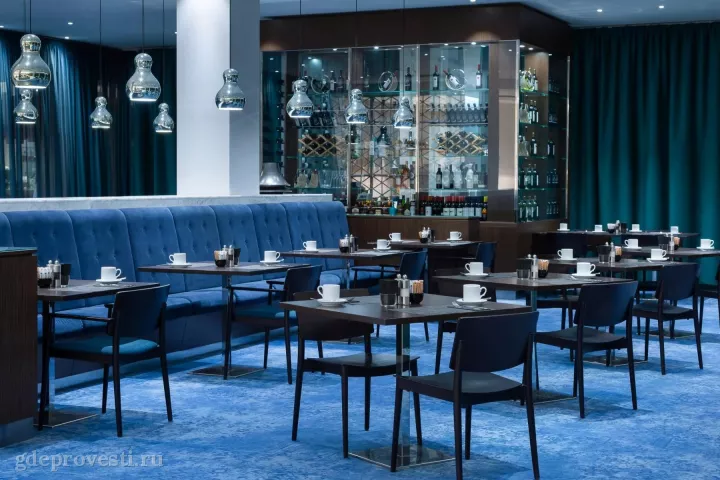 Cosmos Selection Москва Шереметьево Аэропорт (бывший Sheraton Шереметьево) — Ресторан «Стратосфера» — зал в отеле в Москве, фото 6
