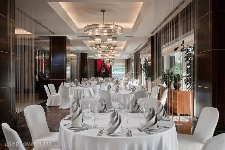 Hotel Continental (бывший InterContinental Москва Тверская) — Ресторан «Татлин» — зал в отеле в Москве, фото 2