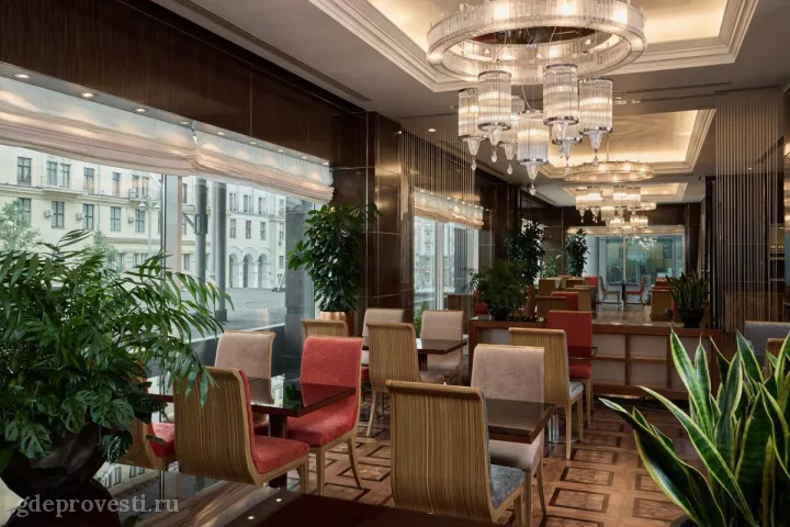 Hotel Continental (бывший InterContinental Москва Тверская) — Ресторан «Татлин» — зал в отеле в Москве, фото 6