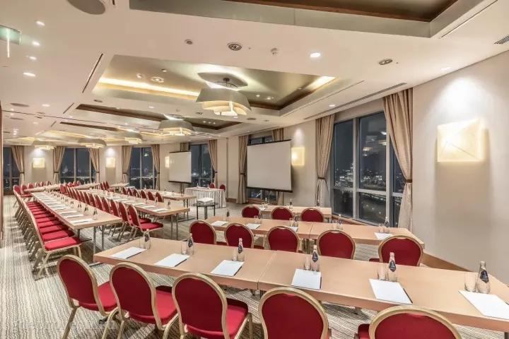 Swissôtel Красные Холмы Москва — Зал «Давос» — зал в отеле в Москве, фото 5