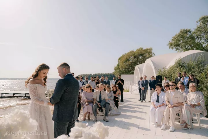 Пляж в Пирогово — шатёр White Podium — летняя площадка в Москве, фото 2
