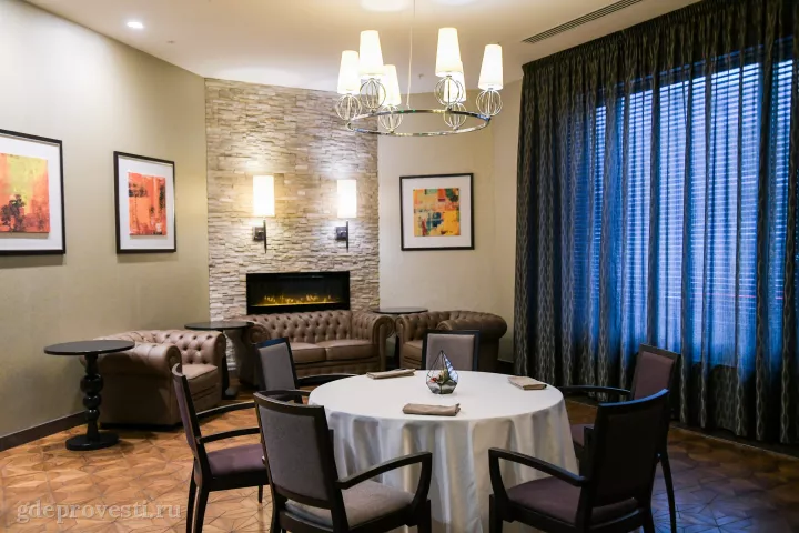 DoubleTree by Hilton — Каминный зал — банкетный зал в Тюмени, фото 4