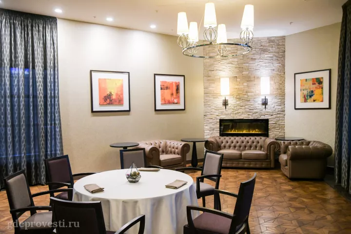 DoubleTree by Hilton — Каминный зал — банкетный зал в Тюмени, фото 5