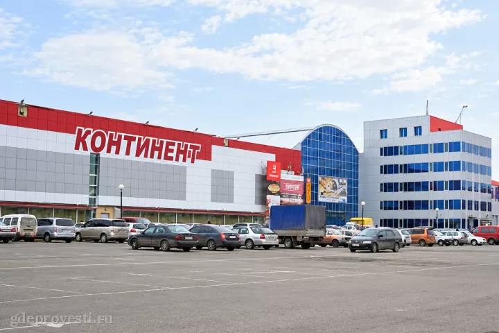 Площадь у ТК «Континент» — летняя площадка в Омске