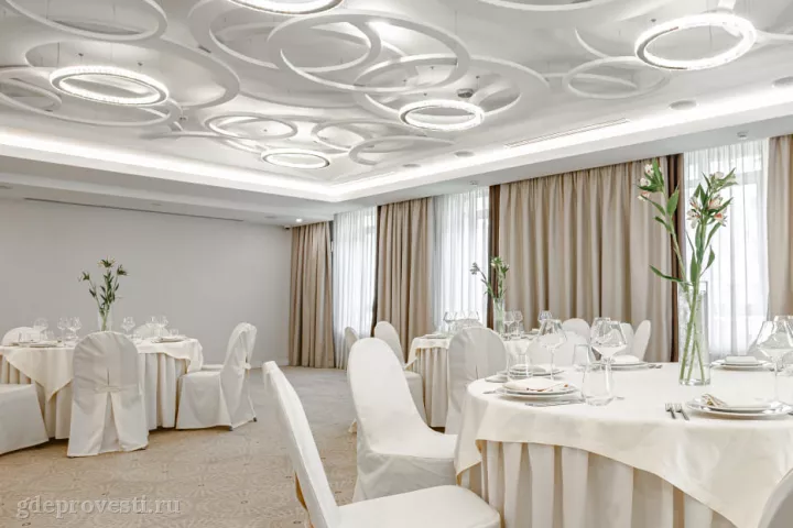 Ramada Новосибирск — Зал «Шишкин» — зал в отеле в Новосибирске, фото 4