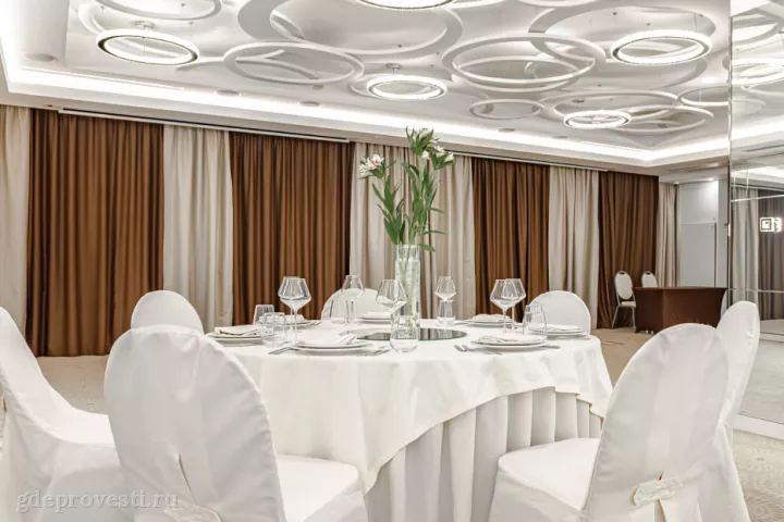 Ramada Новосибирск — Зал «Шишкин» — зал в отеле в Новосибирске, фото 7
