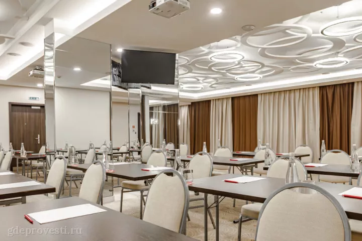 Ramada Новосибирск — Зал «Шишкин» — зал в отеле в Новосибирске, фото 9