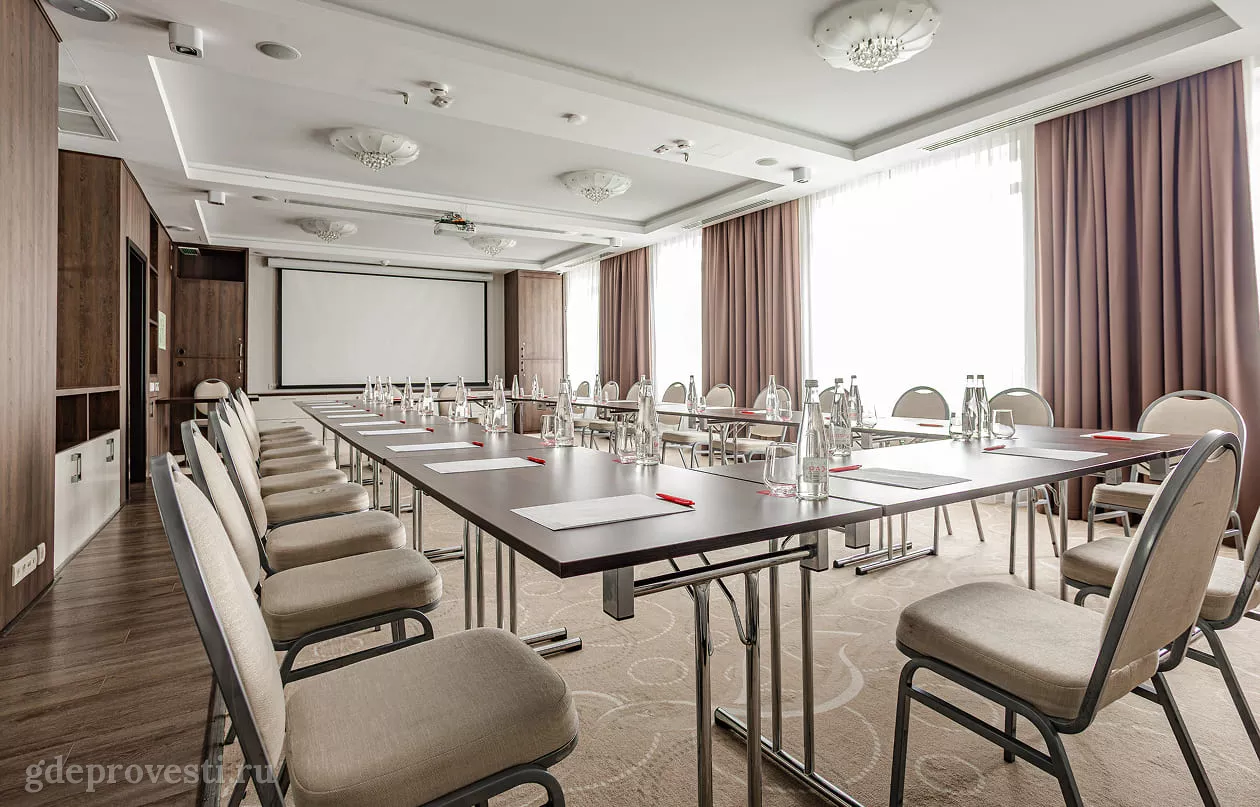 Ramada Новосибирск — Зал «Кедровый» — зал в отеле в Новосибирске, фото 1