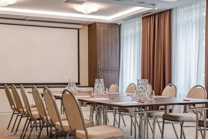 Ramada Новосибирск — Зал «Кедровый» — зал в отеле в Новосибирске, фото 7