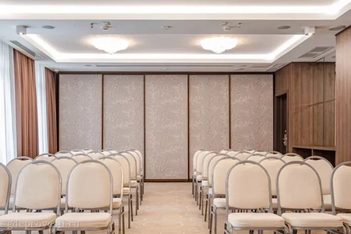 Ramada Новосибирск — Зал «Кедровый» — зал в отеле в Новосибирске, фото 8