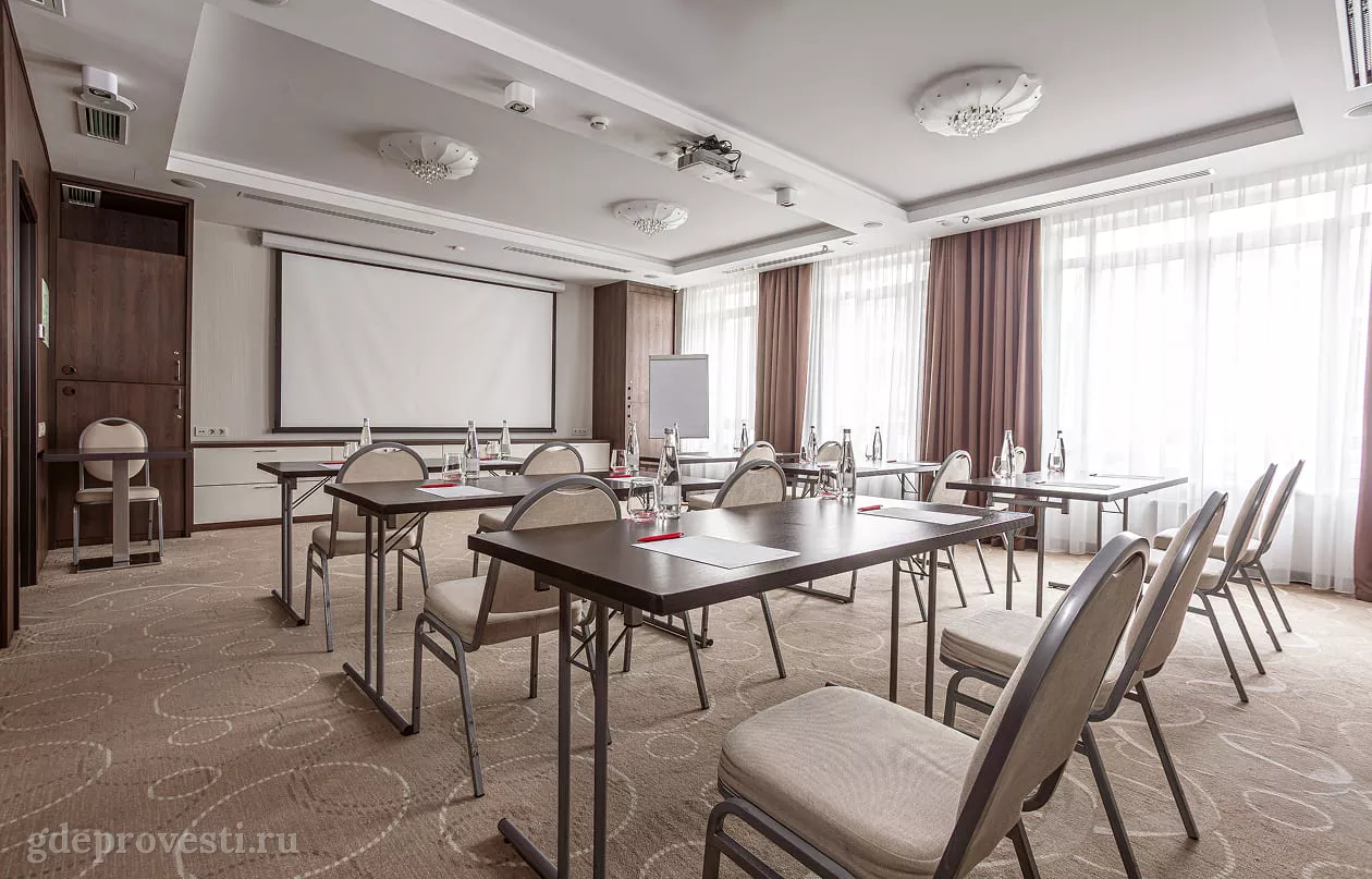 Ramada Новосибирск — Зал «Сосновый» — зал в отеле в Новосибирске, фото 1