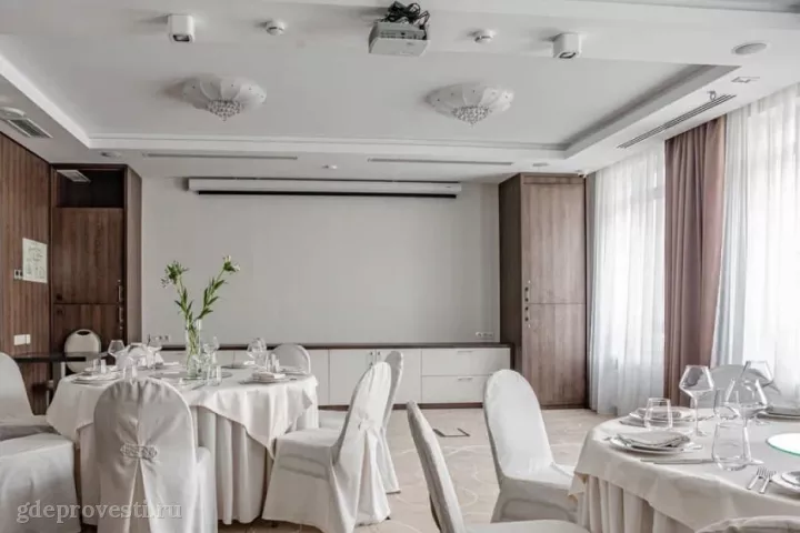 Ramada Новосибирск — Зал «Сосновый» — зал в отеле в Новосибирске, фото 4