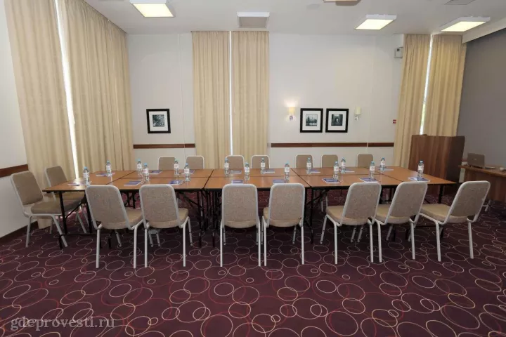 Hampton by Hilton Уфа — Конференц-зал — зал в отеле в Уфе, фото 5