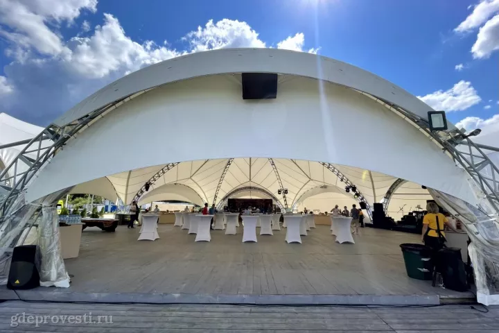 Sunset Beach — Шатёр у воды — летняя площадка в Москве