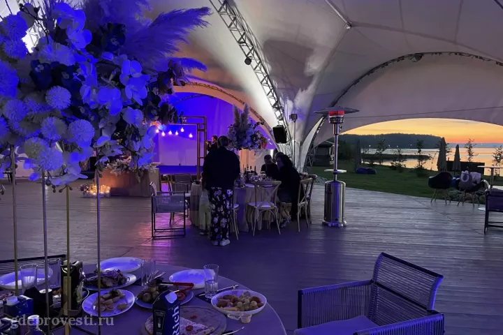 Sunset Beach — Шатёр у воды — летняя площадка в Москве, фото 4