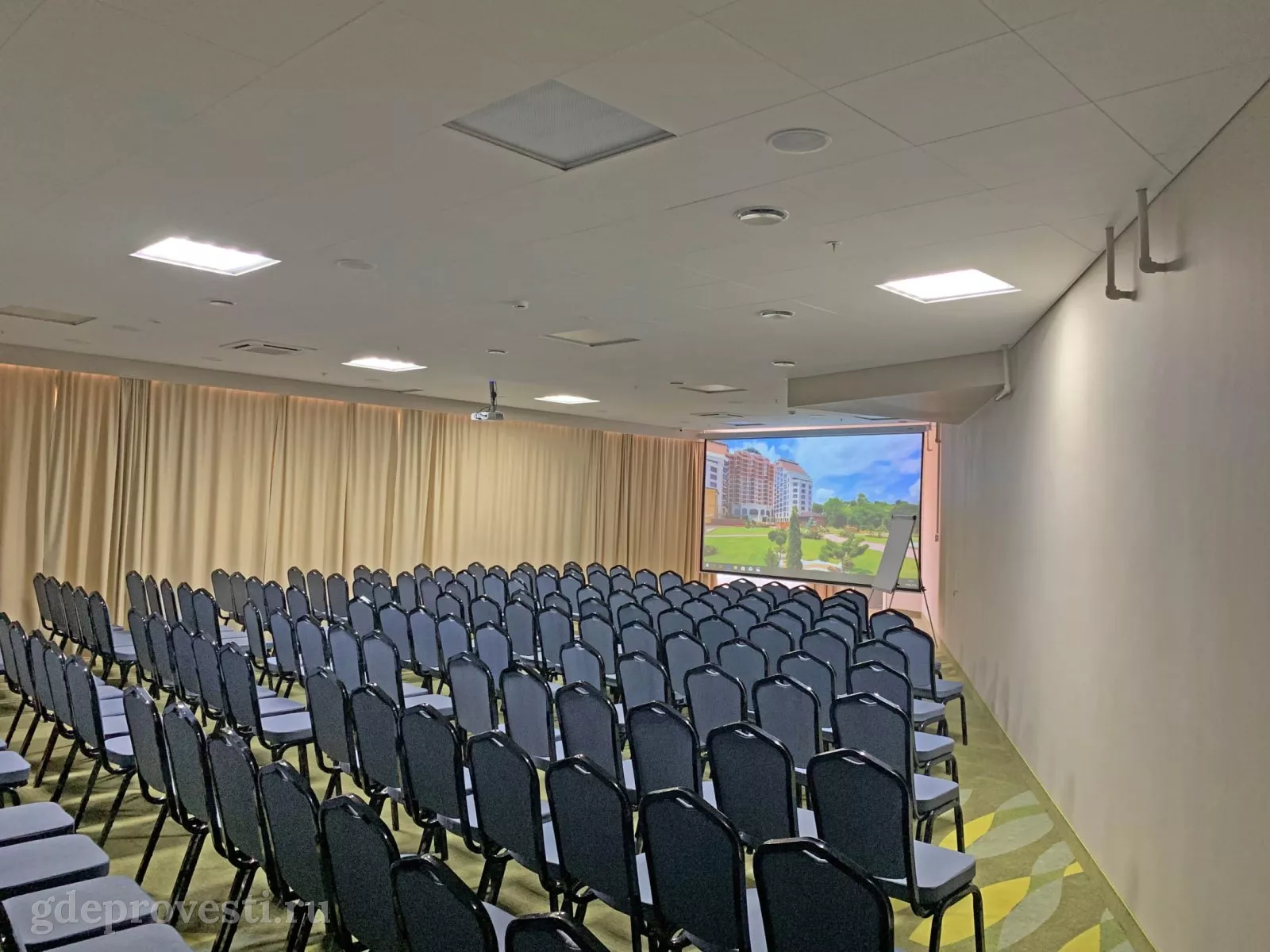 Green Resort Hotel & SPA — зал «Эльбрус» — зал в отеле в Кисловодске, фото 1