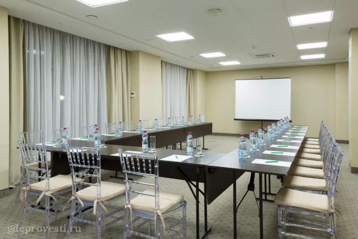 Green Resort Hotel & SPA — зал «Бештау» — зал в отеле в Кисловодске, фото 2