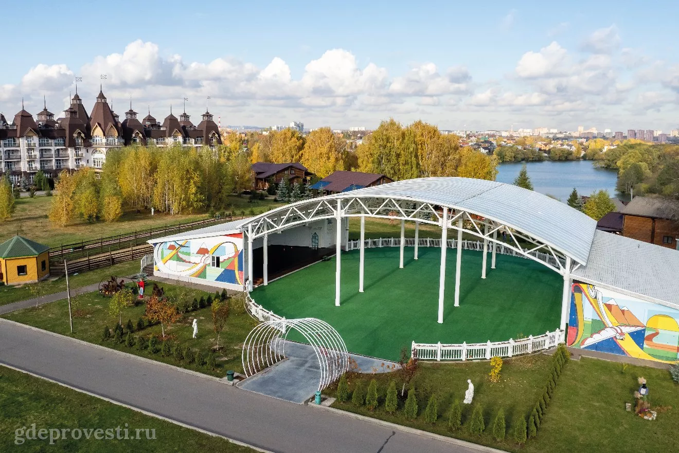 Парк-отель «Орловский» — Летняя галерея — летняя площадка в Москве, фото 1