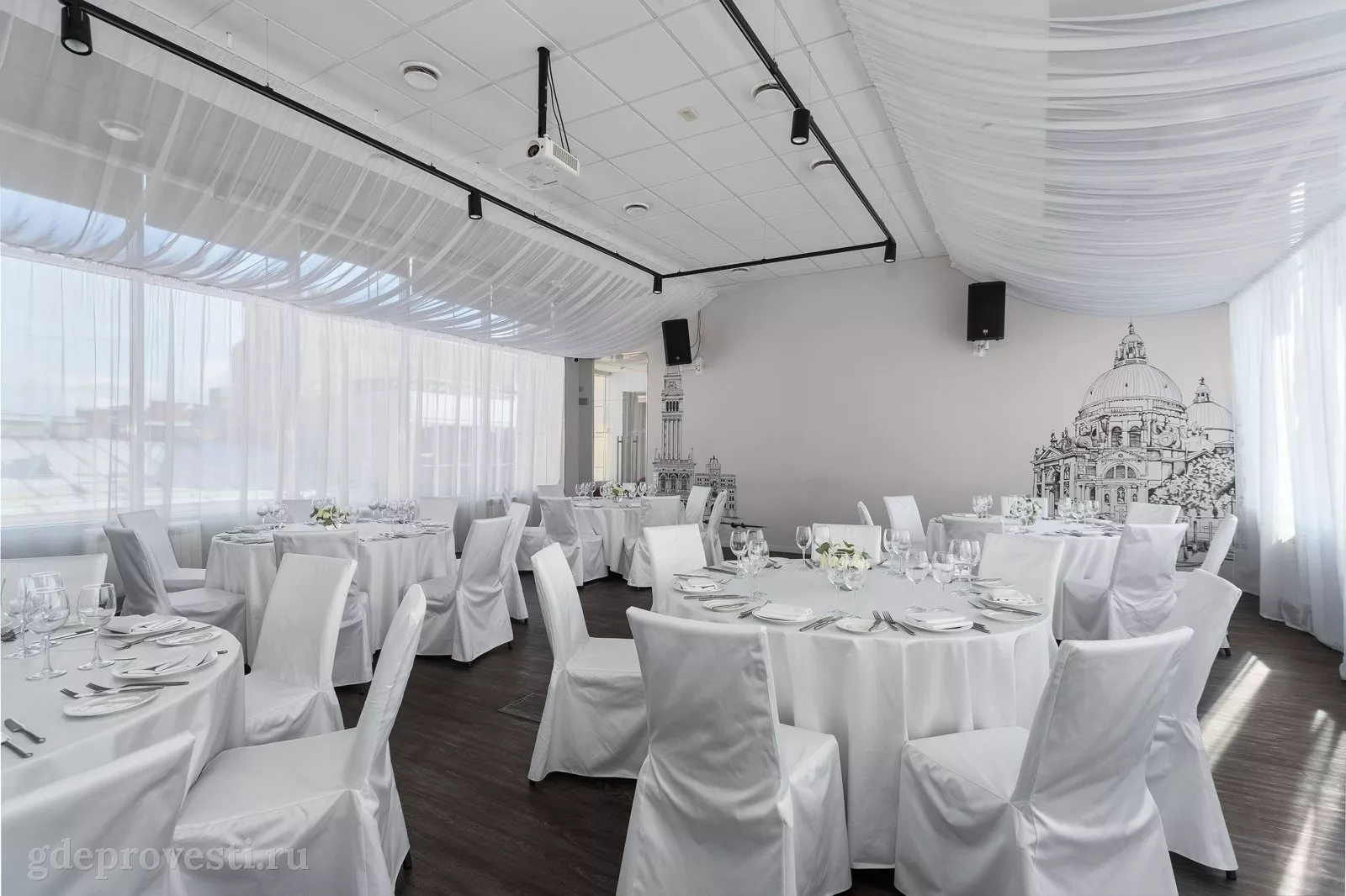Red Stars Hotel — зал «Венеция» — зал в отеле в Санкт-Петербурге, фото 1