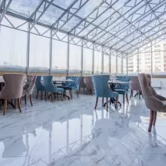 White Hall — Стеклянный зал