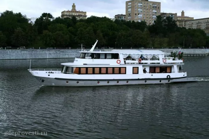 RED BOAT — Теплоход Уникум — теплоход в Москве