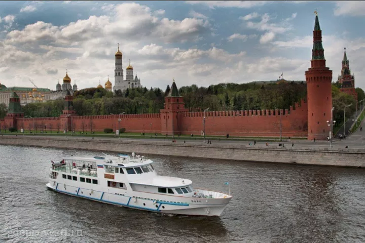 RED BOAT — Теплоход Барс — теплоход в Москве