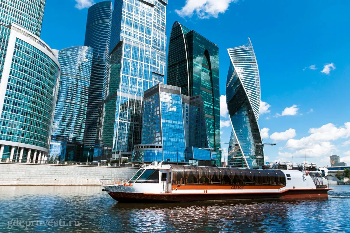 RED BOAT — Теплоход Светоч — теплоход в Москве, фото 1