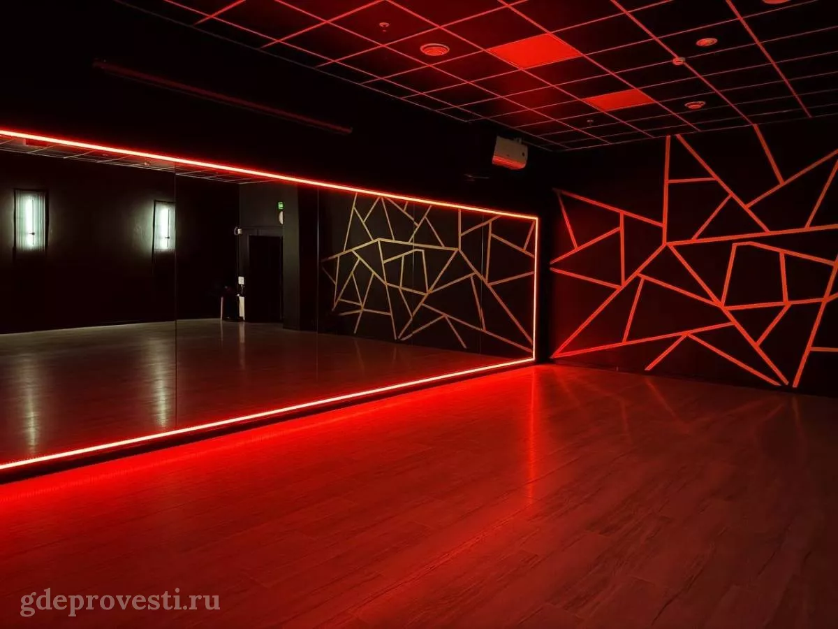 VIVA DANCE — BLACK GOLD — зал в Москве, фото 1