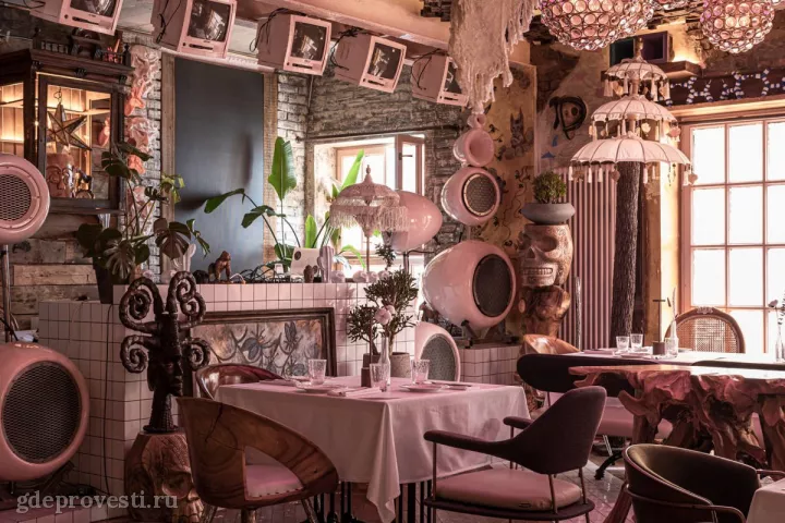 Madame Roche — CABARET MUTANT — лофт в Москве