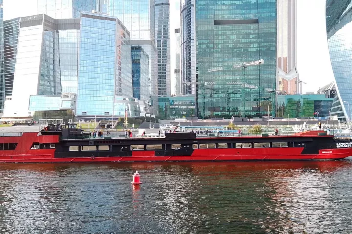 Теплоход «Париход» — теплоход в Москве