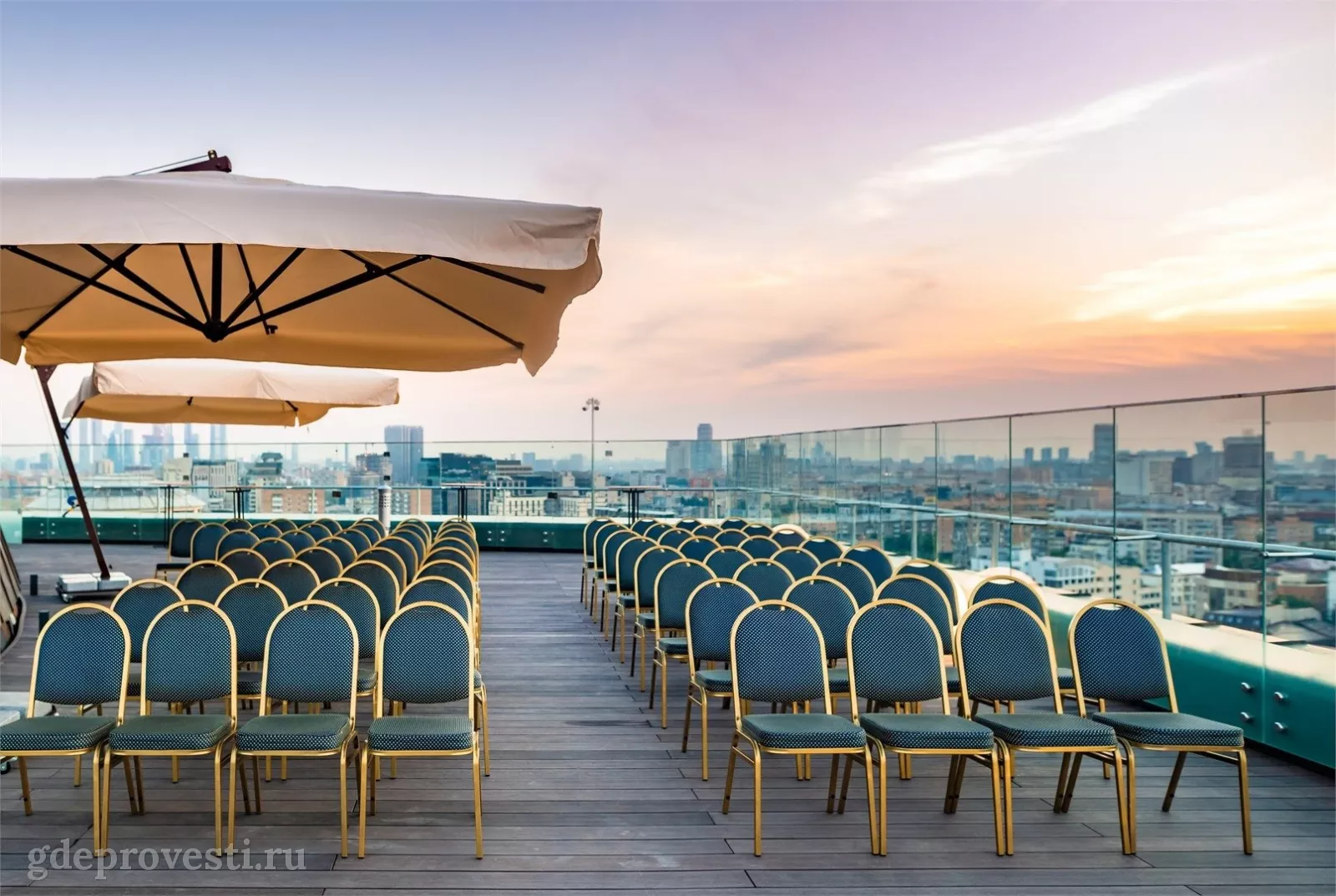 Novotel Москва Центр — Смотровая площадка — зал в отеле в Москве, фото 1