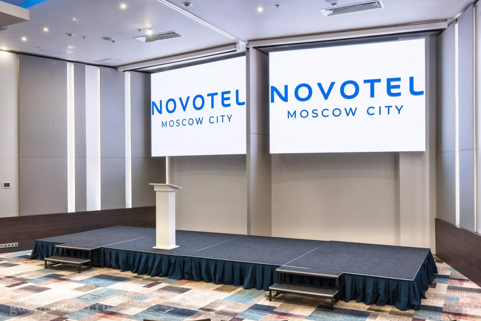 Novotel Москва Сити — Залы «Москва 1» и «Москва 2» — зал в отеле в Москве, фото 1