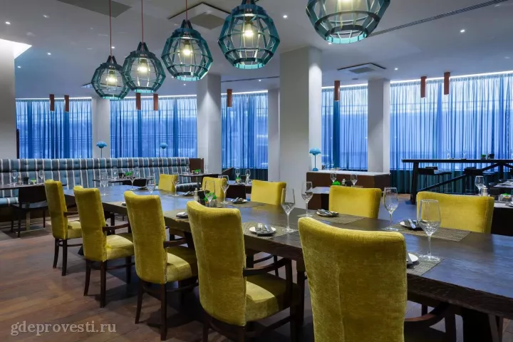Cosmos Selection Москва Шереметьево Аэропорт (бывший Sheraton Шереметьево) — Ресторан «Стратосфера» — зал в отеле в Москве