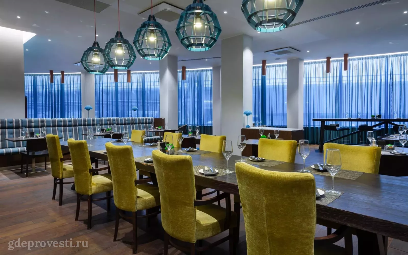 Cosmos Selection Москва Шереметьево Аэропорт (бывший Sheraton Шереметьево) — Ресторан «Стратосфера» — зал в отеле в Москве, фото 1