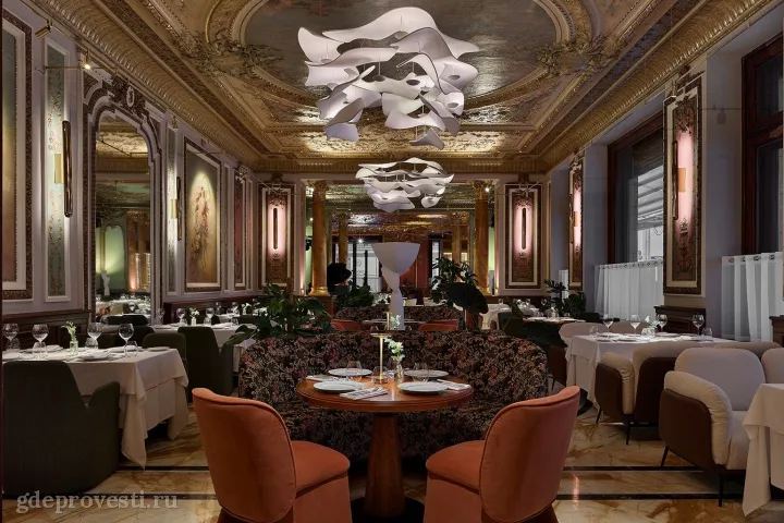 Отель «Савой» — Ресторан Savoy — зал в отеле в Москве