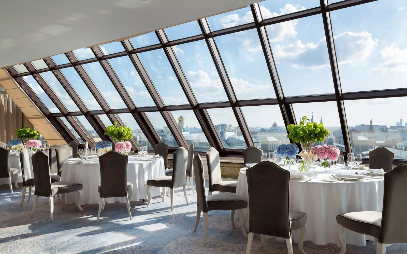 The St. Regis Москва Никольская — Зал «Руфтоп» — зал в отеле в Москве, фото 1